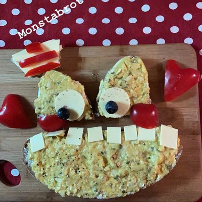 . Moin meine zuckerschnuten.. kommt gut durch den tag.. ich drück euch dolle und schick euch liebe raus in dieser scheisszeit…♥️♥️♥️♥️♥️