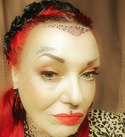 Moin zuckerschnuten,ich bin sooo glücklich mit meinem neuen tat,danke an meine Freundin fiona ,♥️♥️♥️wie gefällts euch?