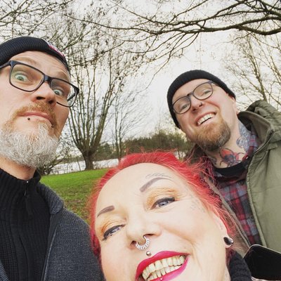 Mit den jungs nen langen Spaziergang ohne hund gemacht,schön wars linus nur die und emma ham gefehlt♥️♥️♥️♥️♥️euch n schönen Abend 🌲🦩🌲knutscha