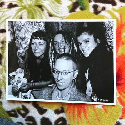 Moin meine lieben,hab heute mein leben sortiert(fotokiste),und da sind mir doch auch einige Perlen in die Hände gefallen 😂😂😂 .