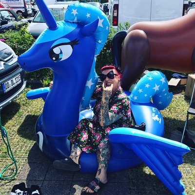 Danke fürs probesitzen ,es hat mich echt gehalten 😂😂😂😂😂