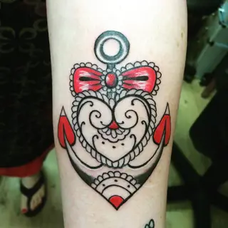 Tattoo von Tschiggy mit einem Anker im Bubblegum-Art-Stil