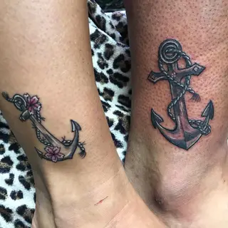 Tattoo von Tschiggy mit einem Anker im Bubblegum-Art-Stil