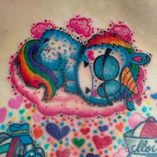 Tattoo-Entwurf von Tschiggy mit einem Einhorn im Bubblegum-Art-Stil