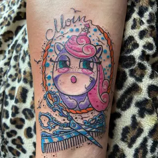 Tattoo von Tschiggy mit einem Einhorn im Bubblegum-Art-Stil