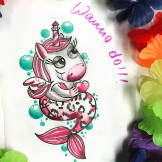 Tattoo-Entwurf von Tschiggy mit einem Einhorn und einer Meerjungfrau im Bubblegum-Art-Stil