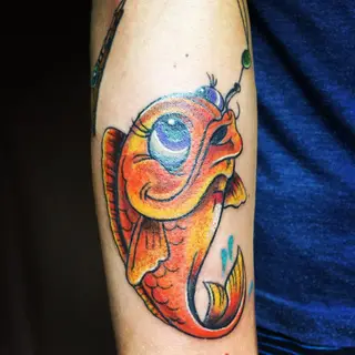Tattoo von Tschiggy mit einem Fisch im Bubblegum-Art-Stil