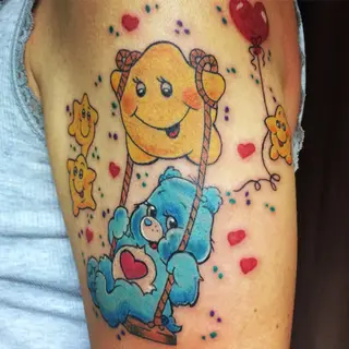 Tattoo von Tschiggy mit einem Glücksbärchi im Bubblegum-Art-Stil