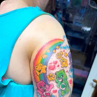 Tattoo von Tschiggy mit einem Glücksbärchi im Bubblegum-Art-Stil