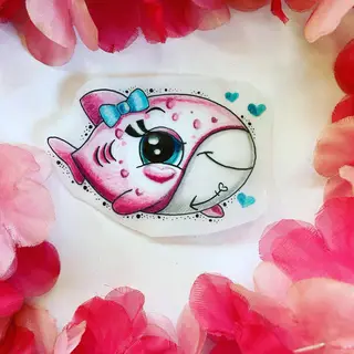Tattoo-Entwurf von Tschiggy mit einem Hai im Bubblegum-Art-Stil