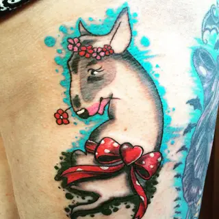 Tattoo von Tschiggy mit einem Hund im Bubblegum-Art-Stil