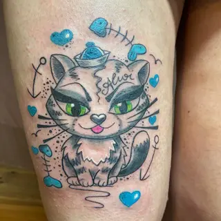 Tattoo von Tschiggy mit einer Katze im Bubblegum-Art-Stil