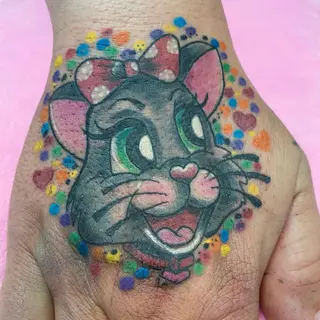Tattoo-Entwurf von Tschiggy mit einer Katze im Bubblegum-Art-Stil