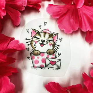Tattoo-Entwurf von Tschiggy mit einer Katze im Bubblegum-Art-Stil