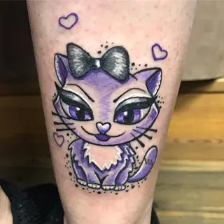 Tattoo von Tschiggy mit einer Katze im Bubblegum-Art-Stil