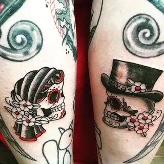 Tattoo von Tschiggy mit La Catrina und einem Zuckerschädel im Bubblegum-Art-Stil