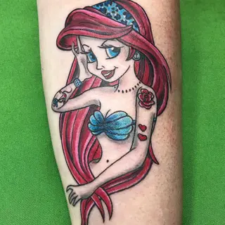 Tattoo von Tschiggy mit einer Meerjungfrau im Bubblegum-Art-Stil