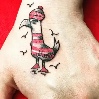 Tattoo von Tschiggy mit einer Möwe im Bubblegum-Art-Stil