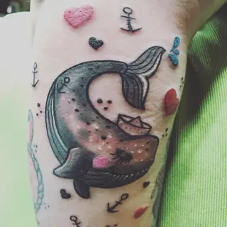 Tattoo von Tschiggy mit einem Wal im Bubblegum-Art-Stil