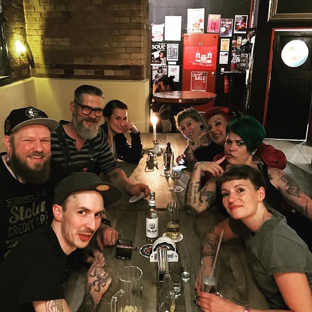 40656353 2277851032489393 5067693691435939823 n - #tschiggysbubblegumarttattoo #tschiggys #tschiggy #tattoohamburg #hamburgtattoostudio #freundschaft #friendship #abendessen #mealtogether #tränengelacht  Ein toller Abend mit @tattoo_and_wood  und @inkyundstretchy im feldstern  #tschiggysbubblegumarttattoo #tschiggys #tschiggy #tattoohamburg #hamburgtattoostudio #freundschaft #friendship #abendessen #mealtogether #tränengelacht  Ein toller Abend mit @tattoo_and_wood  und @inkyundstretchy im feldstern