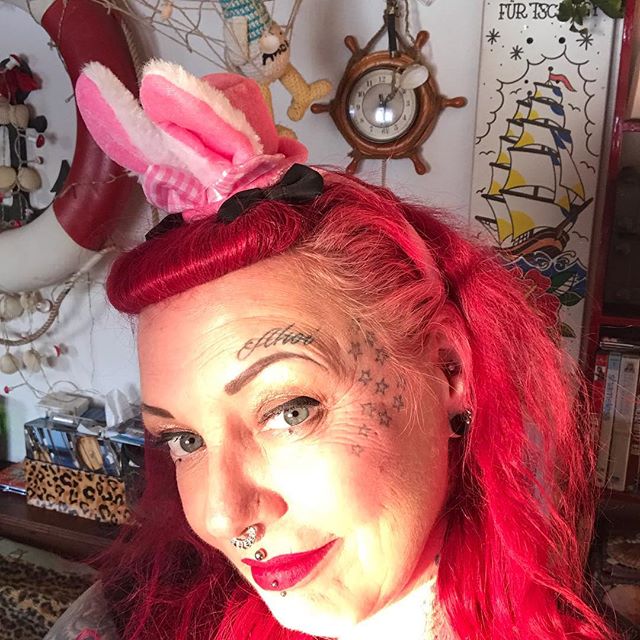 56835821 1872146676224959 8323772503238619215 n - #nofilter #osterhasi #nikolausi #hochdiehändewochenende #piercedgirl #inkedgirl #ahoi #redhair #redlips #redlipstick #oldbutgold #staytrue #stayrebel #tschiggysbubblegumarttattoo #tschiggys #tschiggy #schanze #curvy  Feiert einfach!!!egal was  #nofilter #osterhasi #nikolausi #hochdiehändewochenende #piercedgirl #inkedgirl #ahoi #redhair #redlips #redlipstick #oldbutgold #staytrue #stayrebel #tschiggysbubblegumarttattoo #tschiggys #tschiggy #schanze #curvy  Feiert einfach!!!egal was