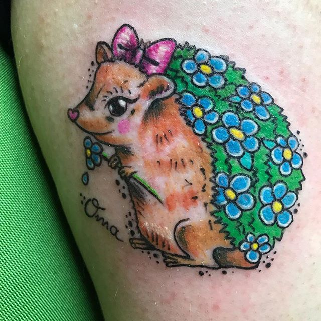 58410575 350329275599475 6785155633164003258 n - #nofilter #nofilterneeded #igel #hedgehog #oma #familylove #familytattoo #vergissmeinnicht #comictattoo #colourtattoo #femaletattooartist #tschiggys #tschiggy #tschiggysbubblegumarttattoo #hamburgtattoo #tattoohamburg #schanze #tattoo #ink #inkstagram #tätowierung #germantattooers #hamburgtattooers  Danke an @ivanateschner ,immer wieder schön mit  #nofilter #nofilterneeded #igel #hedgehog #oma #familylove #familytattoo #vergissmeinnicht #comictattoo #colourtattoo #femaletattooartist #tschiggys #tschiggy #tschiggysbubblegumarttattoo #hamburgtattoo #tattoohamburg #schanze #tattoo #ink #inkstagram #tätowierung #germantattooers #hamburgtattooers  Danke an @ivanateschner ,immer wieder schön mit