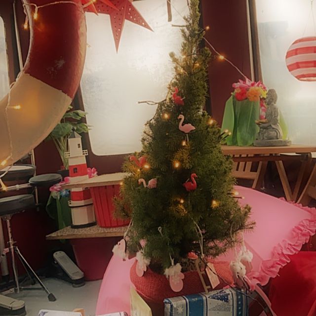 75602199 796591797449334 7994494736172330903 n - #weihnachten #weihnachtsdeko #weihnachtsbaum #flamingofeather #flamingos #decoration #christmas #christmastree #kleinaberfein #wenigeristmehr #boatlife #hausboot #houseboat #saturday #tschiggys #tschiggy #tschiggysbubblegumarttattoo  Minibaum mit minideko🌲🌲schönen Samstag euch lieben  #weihnachten #weihnachtsdeko #weihnachtsbaum #flamingofeather #flamingos #decoration #christmas #christmastree #kleinaberfein #wenigeristmehr #boatlife #hausboot #houseboat #saturday #tschiggys #tschiggy #tschiggysbubblegumarttattoo  Minibaum mit minideko🌲🌲schönen Samstag euch lieben