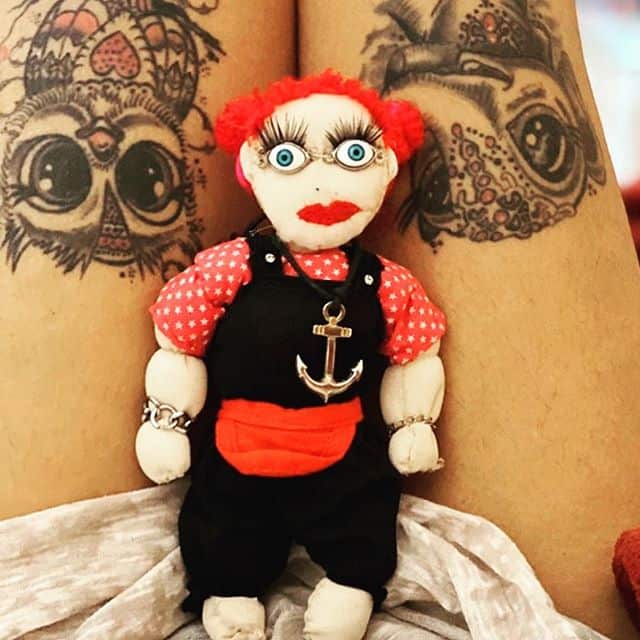 92438355 124138222556148 4106404404607716465 n - #moin #minime #puppe #püppchen #handmade #handmadewithlove #nähenistwiezaubernkönnen #ichschmeissmichweg #liebe #freude #freudeschenken #handarbeit #bigeyes #tschiggy #tschiggysbubblegumarttattoo #tschiggys #faribafernandes  Moin meine lieben...meine  wunderschöne freundin @faribafernandes  hat ein littntschiggy gebastelt und mir damit den tag versüsst... ich kann nicht mehr so lieb ️️️ ich hoffe euch auch ein lächeln ins gesicht gezaubert zu haben,n diggn knutsch euer Tschiggy  #moin #minime #puppe #püppchen #handmade #handmadewithlove #nähenistwiezaubernkönnen #ichschmeissmichweg #liebe #freude #freudeschenken #handarbeit #bigeyes #tschiggy #tschiggysbubblegumarttattoo #tschiggys #faribafernandes  Moin meine lieben...meine  wunderschöne freundin @faribafernandes  hat ein littntschiggy gebastelt und mir damit den tag versüsst... ich kann nicht mehr so lieb ️️️ ich hoffe euch auch ein lächeln ins gesicht gezaubert zu haben,n diggn knutsch euer Tschiggy